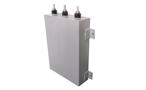 電容器的容量大小與什么有關(guān)？為什么？